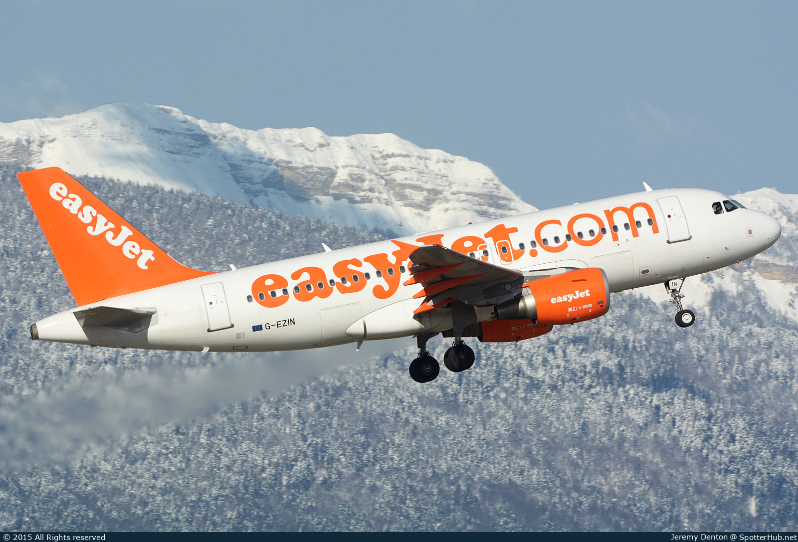 Photo of G-EZIN - Airbus A319-111 operated by easyJet