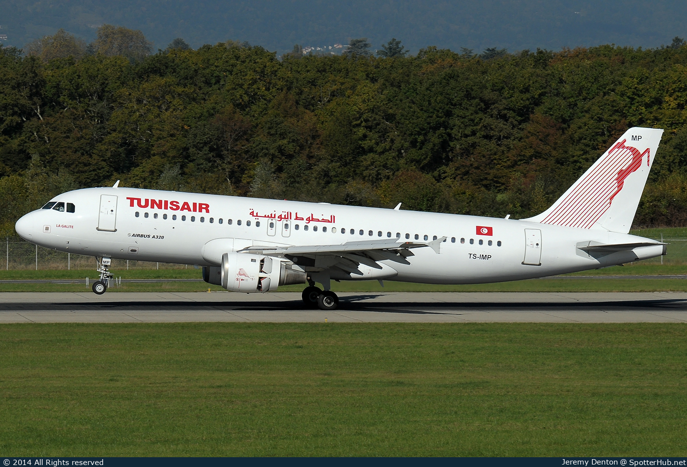 Photo of TS-IMP - Airbus A320-211 operated by Tunisair