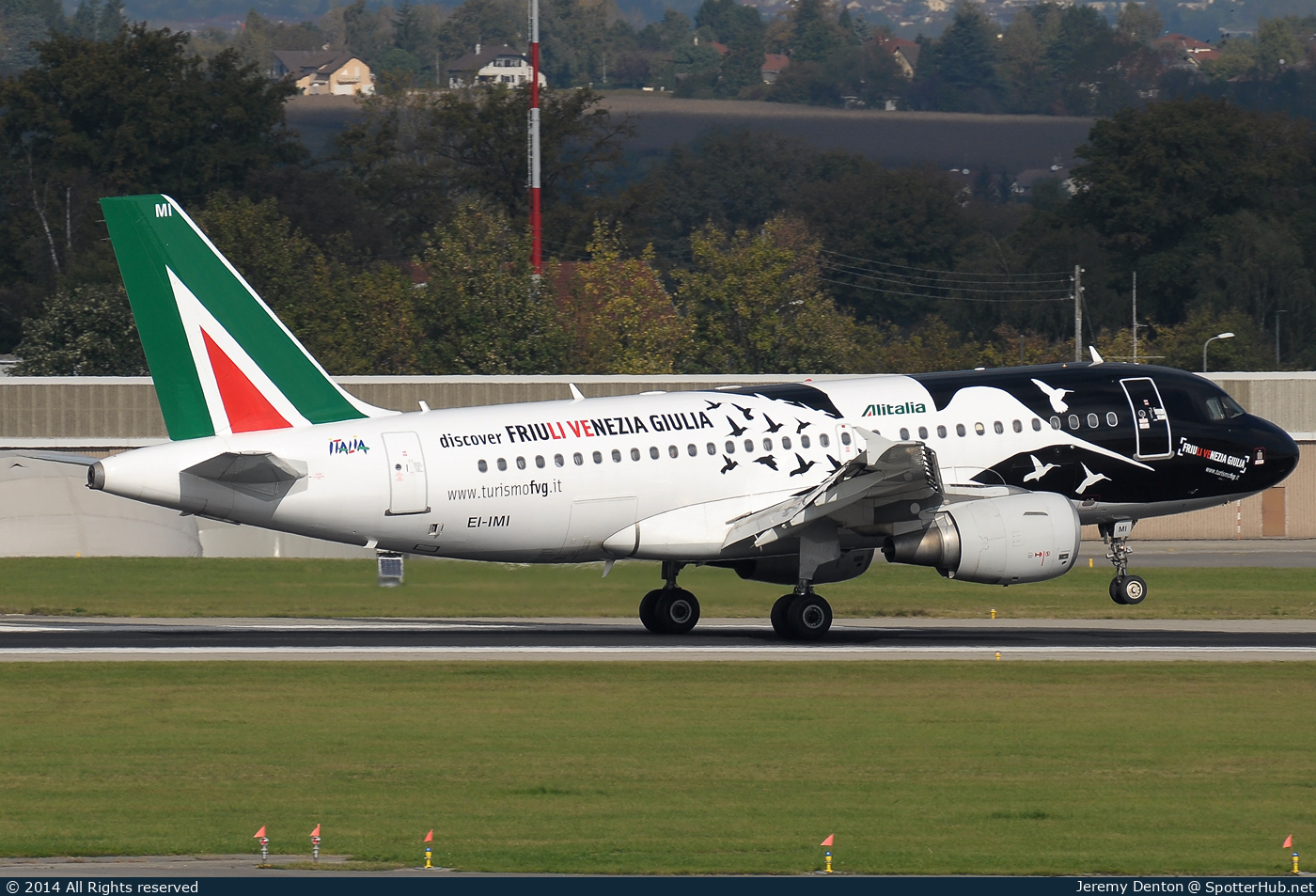 Photo of EI-IMI - Airbus A319-112 operated by Alitalia
