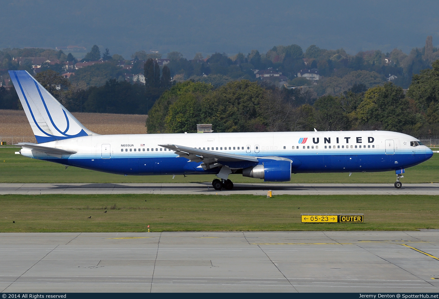 Photo of N655UA - Boeing 767-322(ER) operated by United Airlines