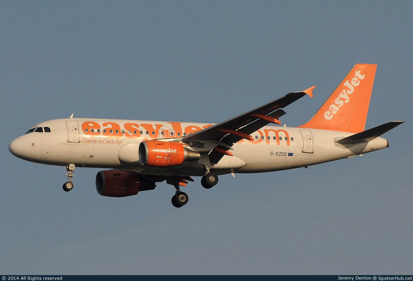 Photo of G-EZDD - Airbus A319-111 operated by easyJet
