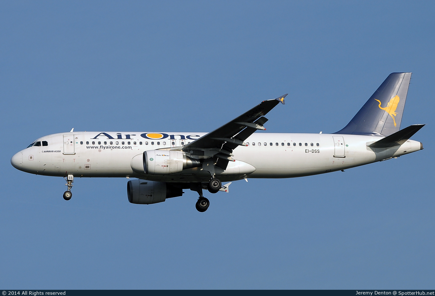 Photo of EI-DSS - Airbus A320-216 operated by Air One