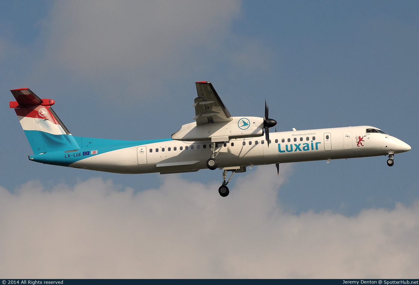 Photo of LX-LGE - Bombardier DHC-8-402 Dash 8 Q400 operated by Luxair