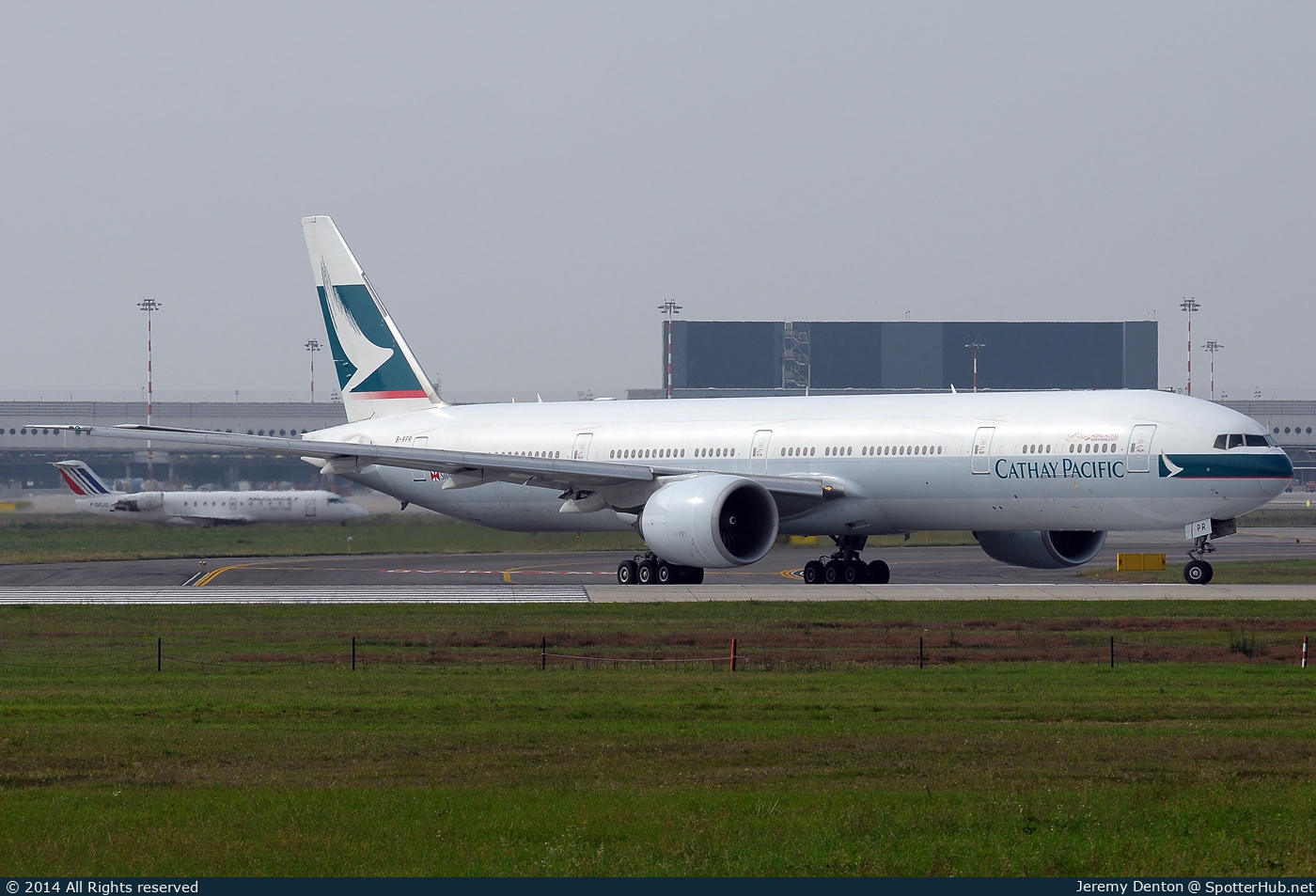 Photo of B-KPR - Boeing 777-367(ER) operated by Cathay Pacific Airways