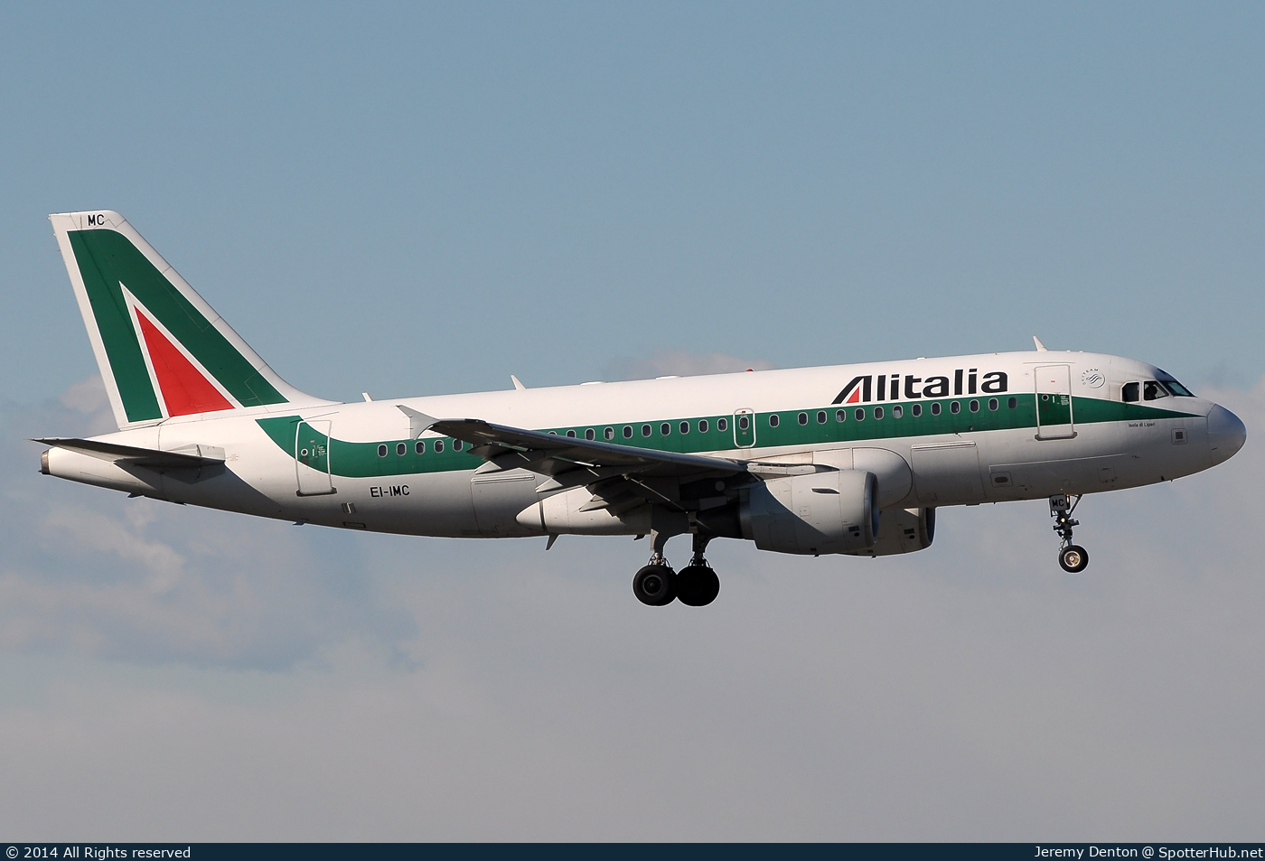 Photo of EI-IMC - Airbus A319-112 operated by Alitalia