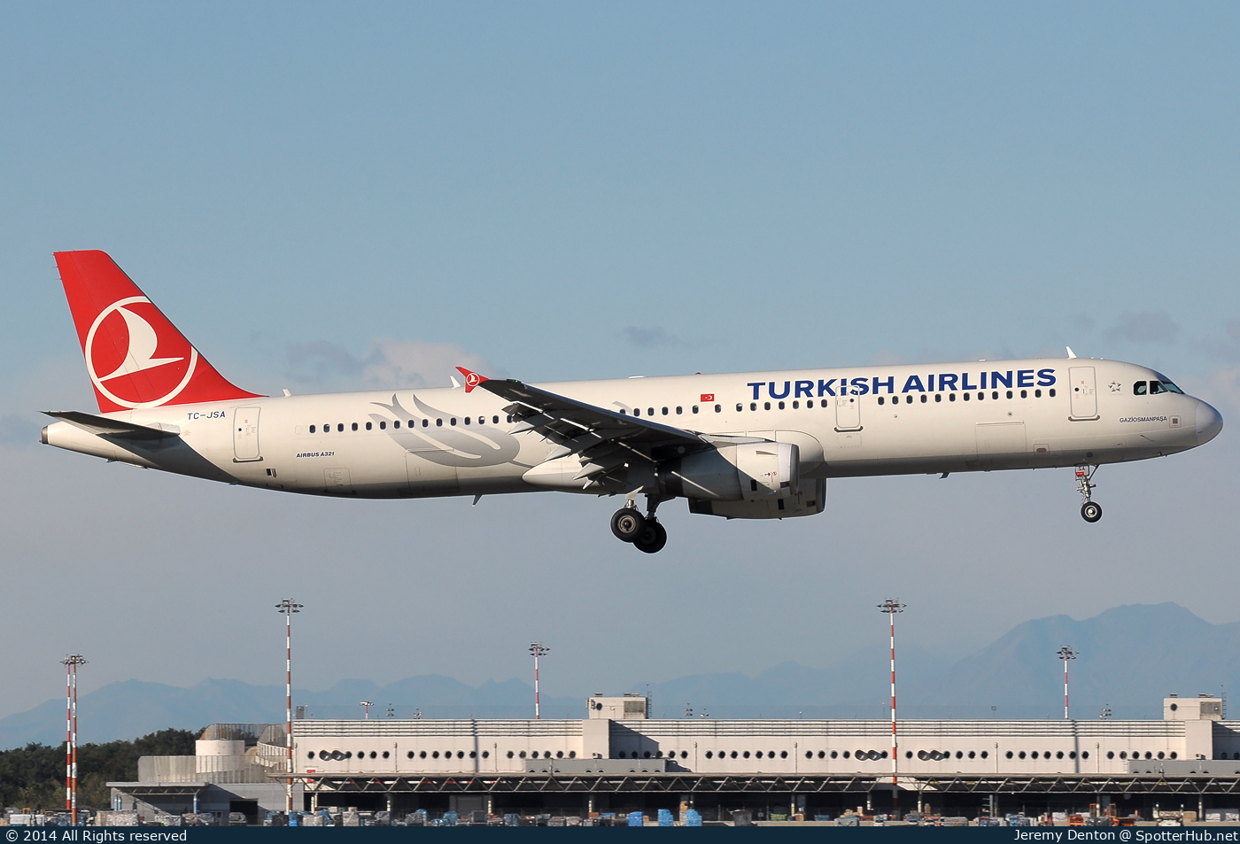 Photo of TC-JSA - Airbus A321-231 operated by Turkish Airlines