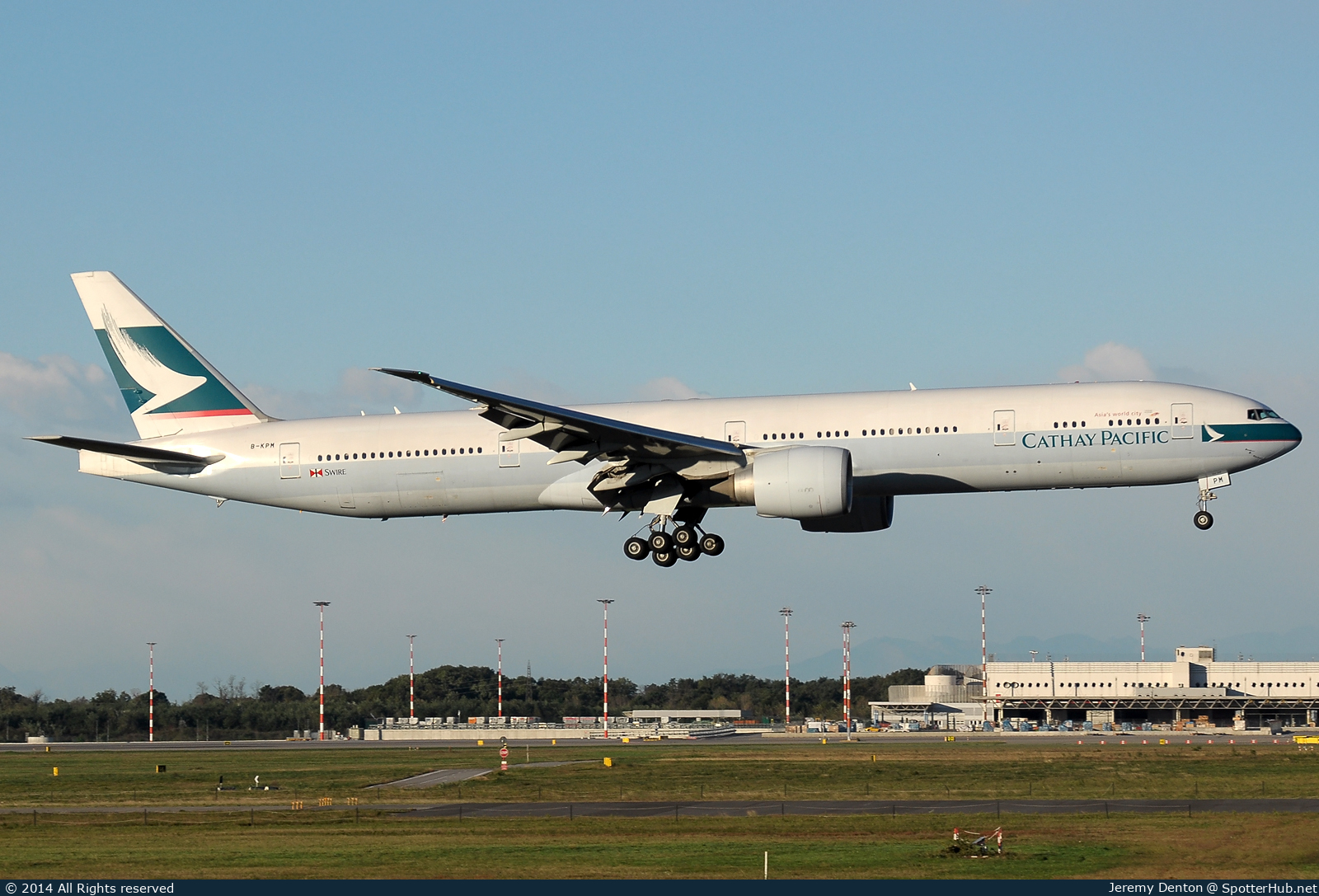 Photo of B-KPH - Boeing 777-367(ER) operated by Cathay Pacific Airways
