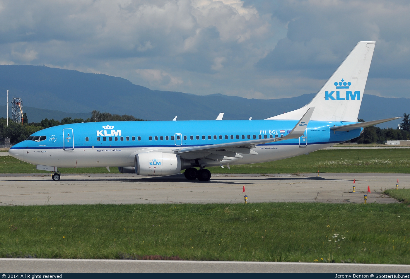 Photo of PH-BGL - Boeing 737-7K2 operated by KLM Royal Dutch Airlines
