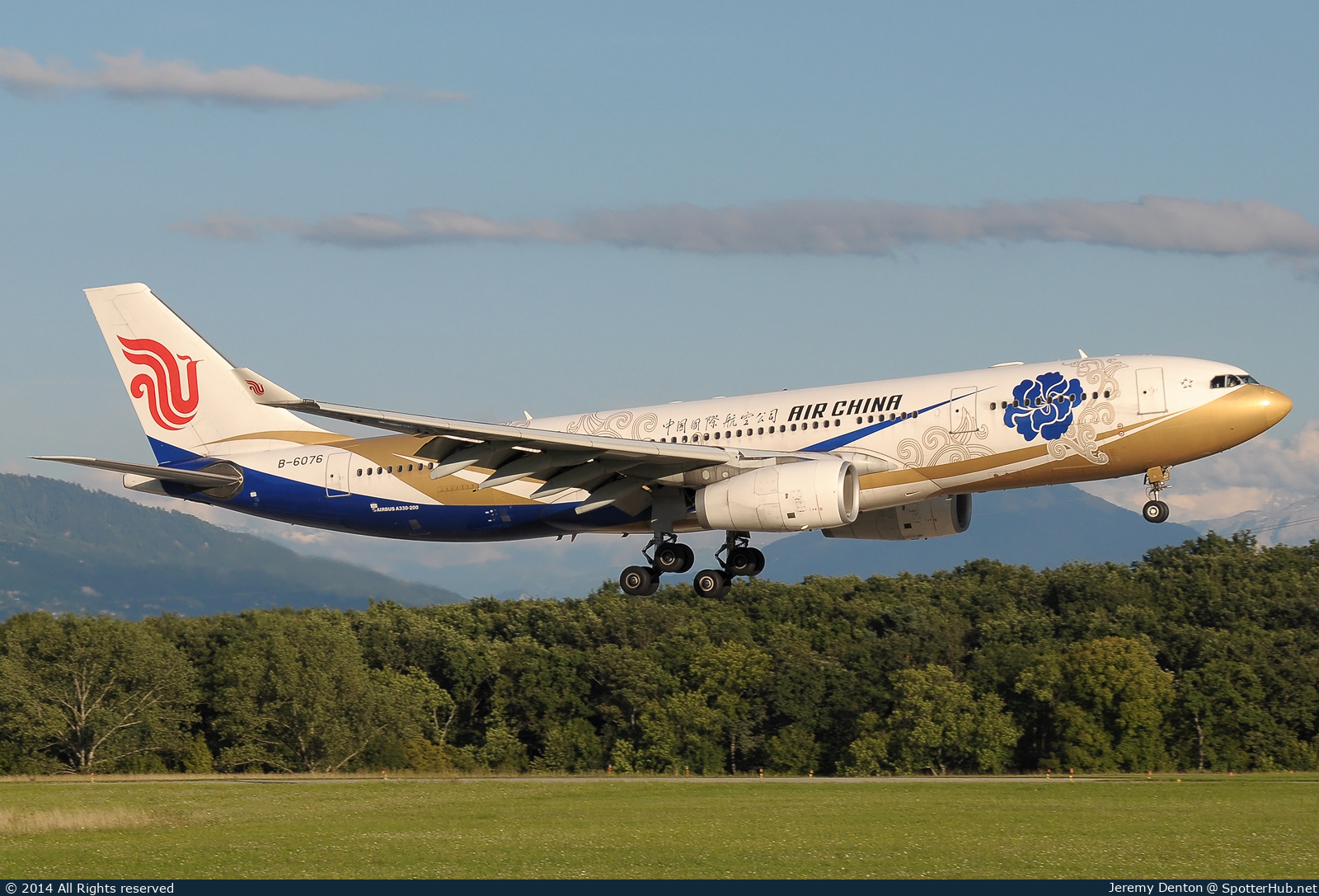 Photo of B-6076 - Airbus A330-243 operated by Air China