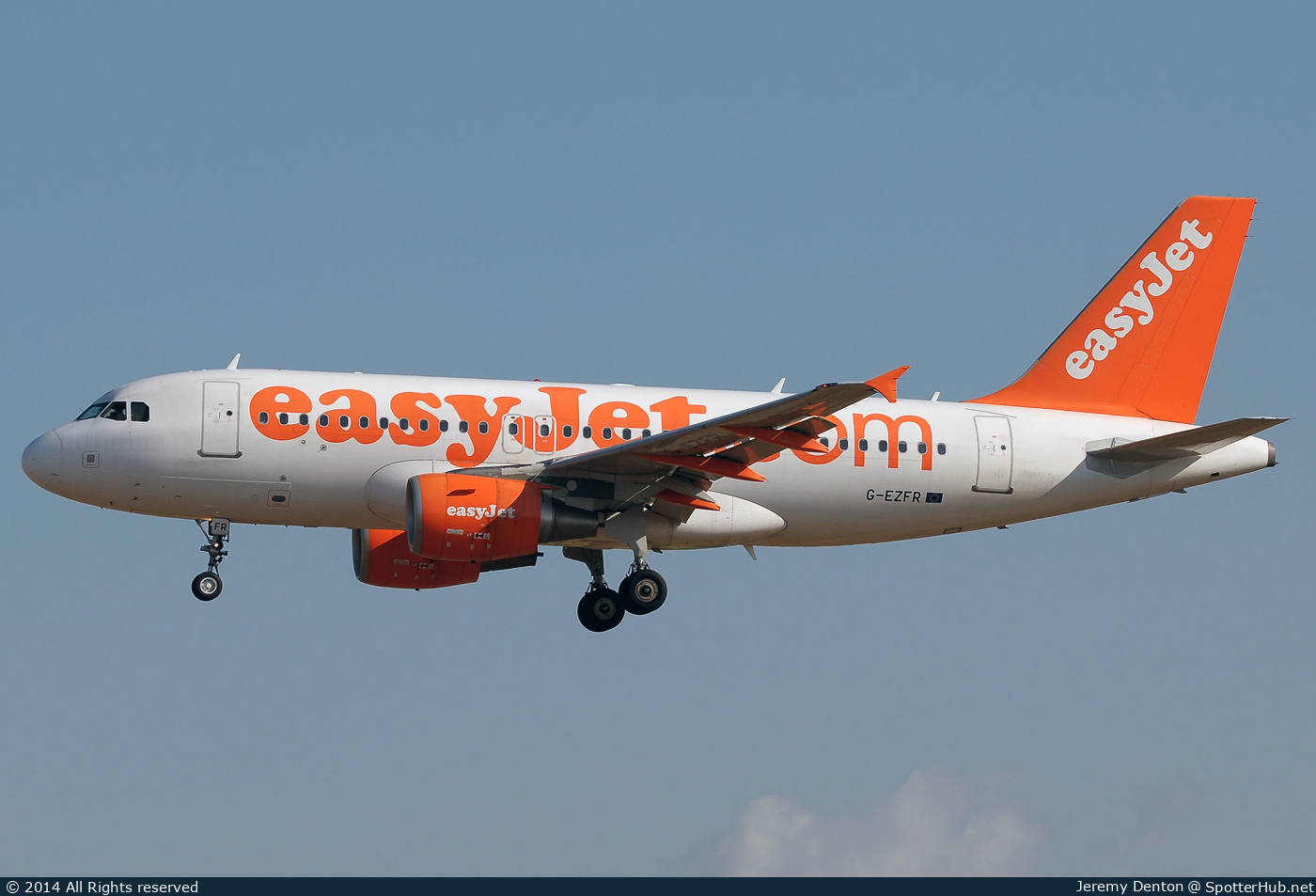 Photo of G-EZFR - Airbus A319-111 operated by easyJet
