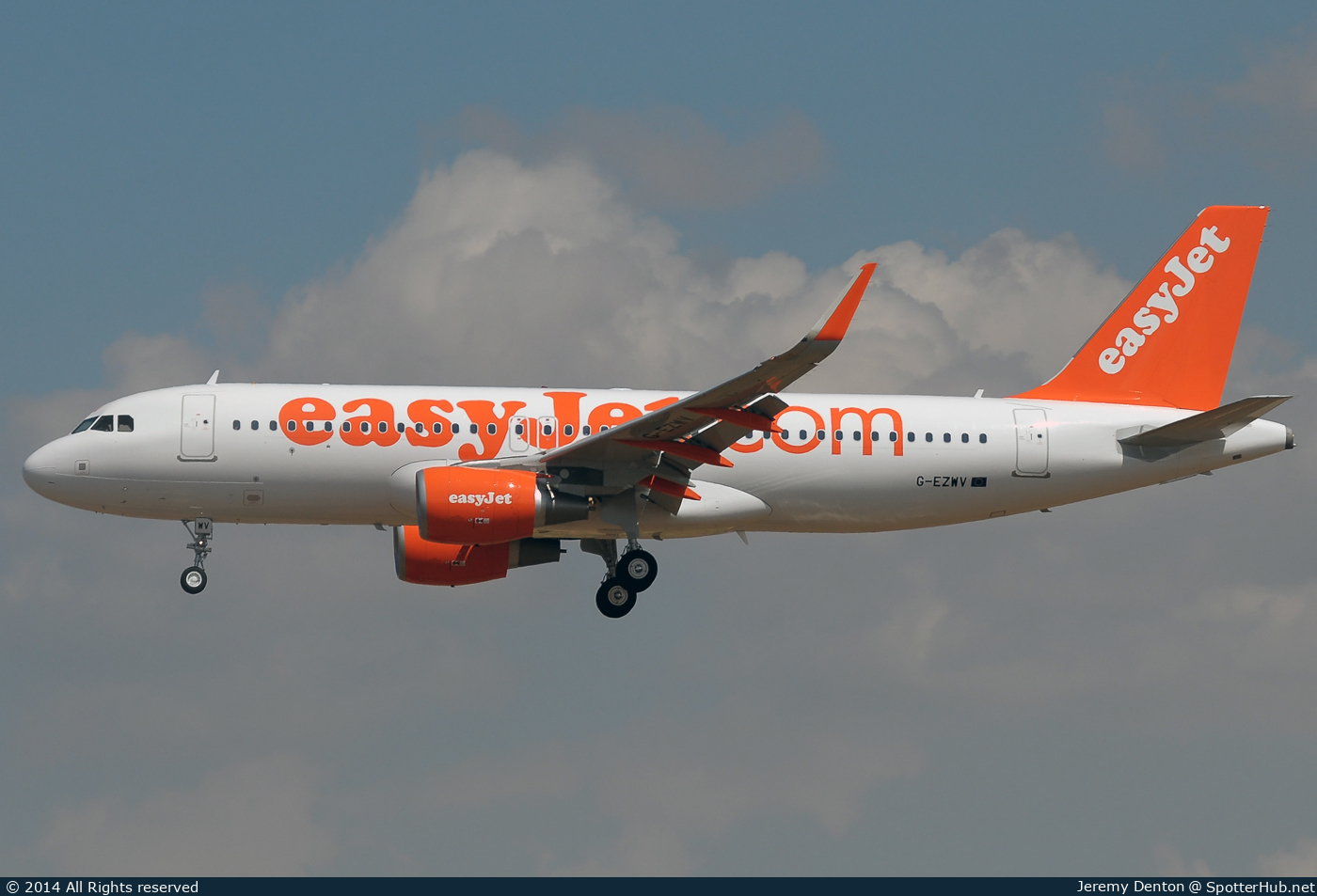 Photo of G-EZWV - Airbus A320-214 operated by easyJet