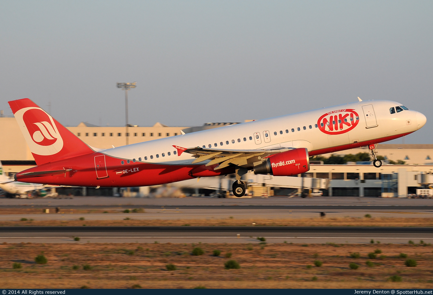 Photo of OE-LEX - Airbus A320-214 operated by Niki
