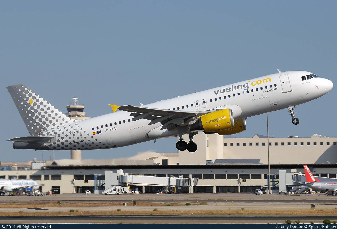 Photo of EC-KLB - Airbus A320-214 operated by Vueling
