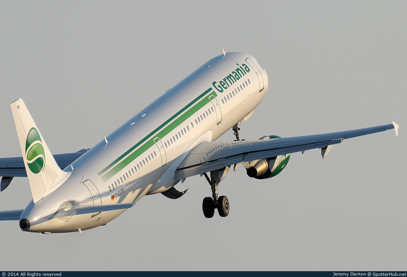 Photo of D-ASTW - Airbus A321-211 operated by Germania