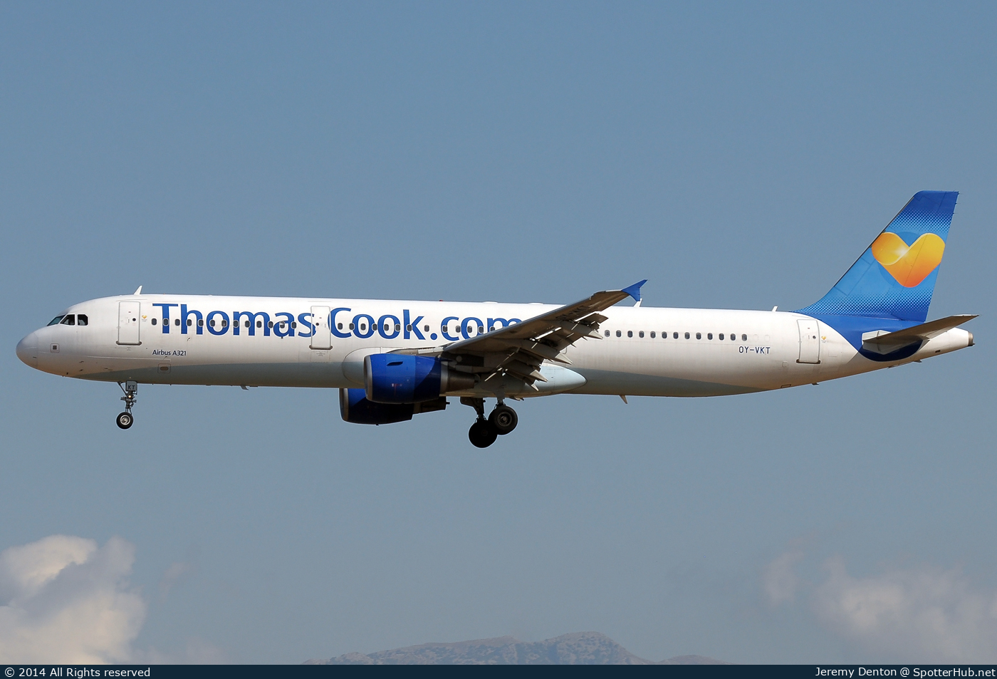Photo of OY-VKT - Airbus A321-211 operated by Thomas Cook Airlines Scandinavia
