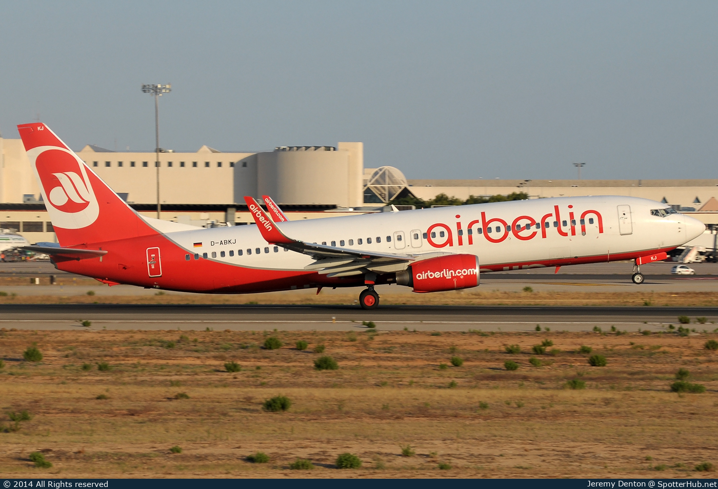 Photo of D-ABKJ - Boeing 737-86J operated by Air Berlin