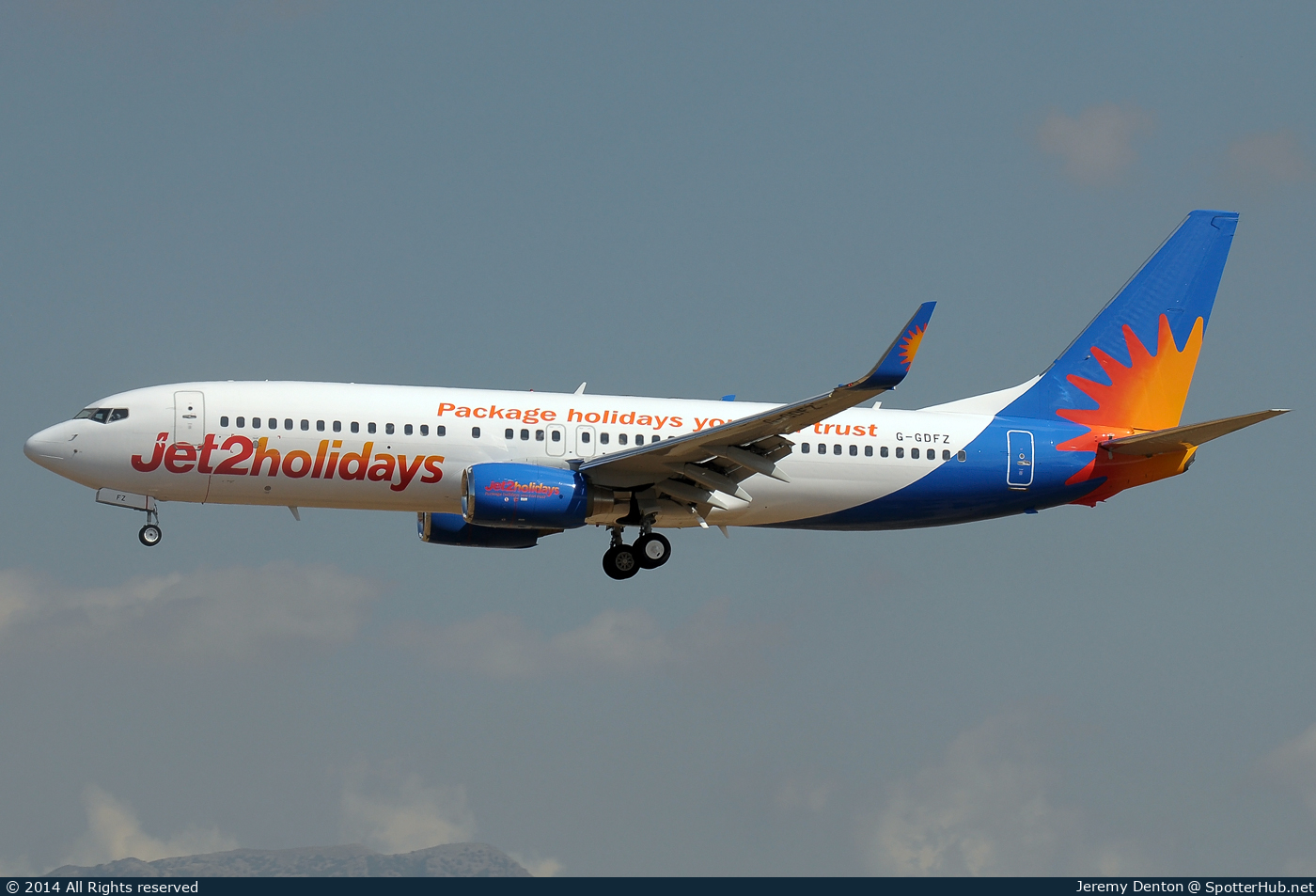 Photo of G-GDFZ - Boeing 737-86Q operated by Jet2