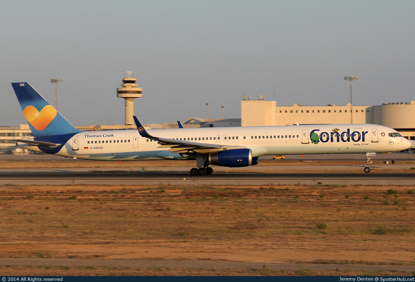 Photo of D-ABOG - Boeing 757-330 operated by Condor