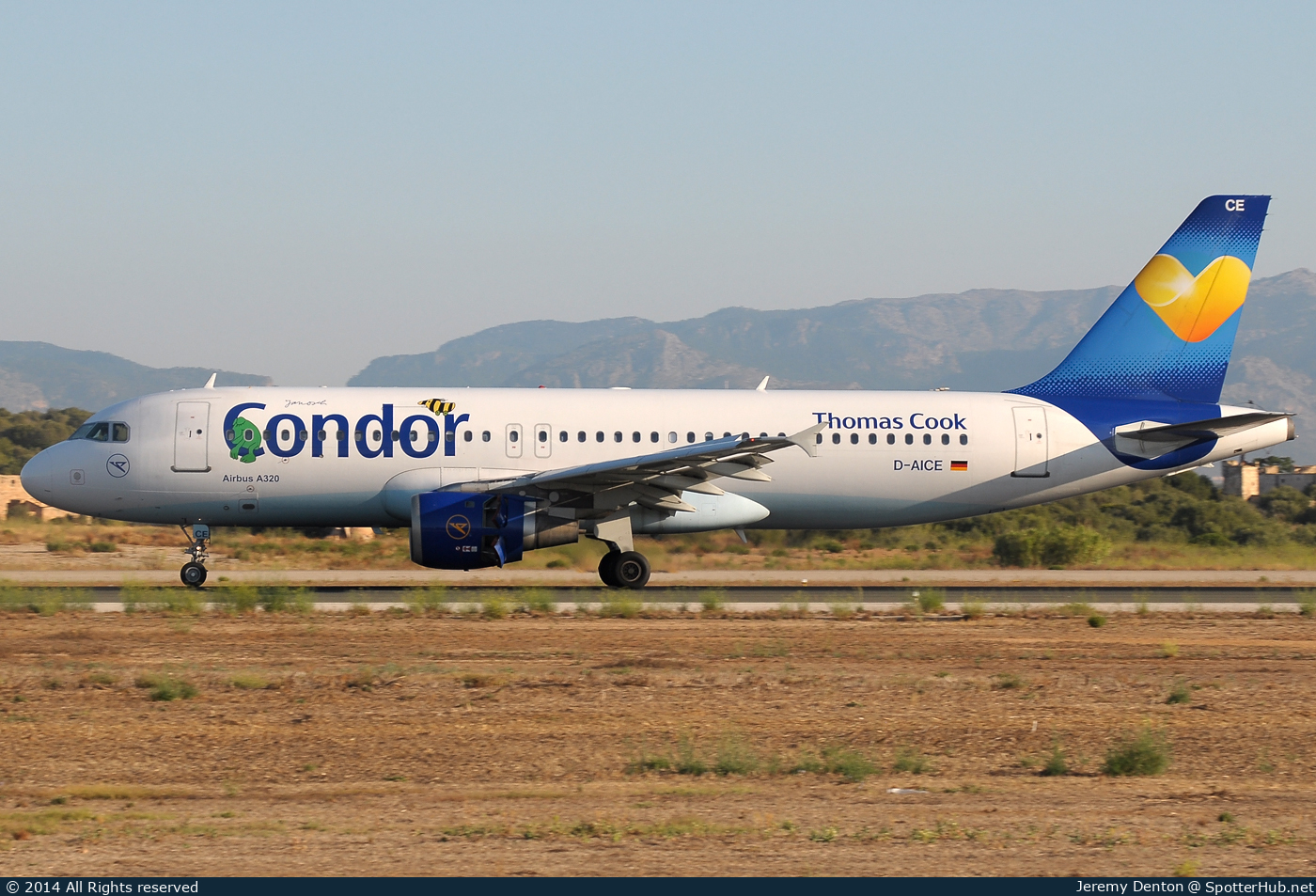 Photo of D-AICE - Airbus A320-212 operated by Condor