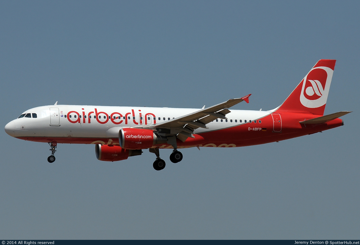 Photo of D-ABFP - Airbus A320-214 operated by Air Berlin