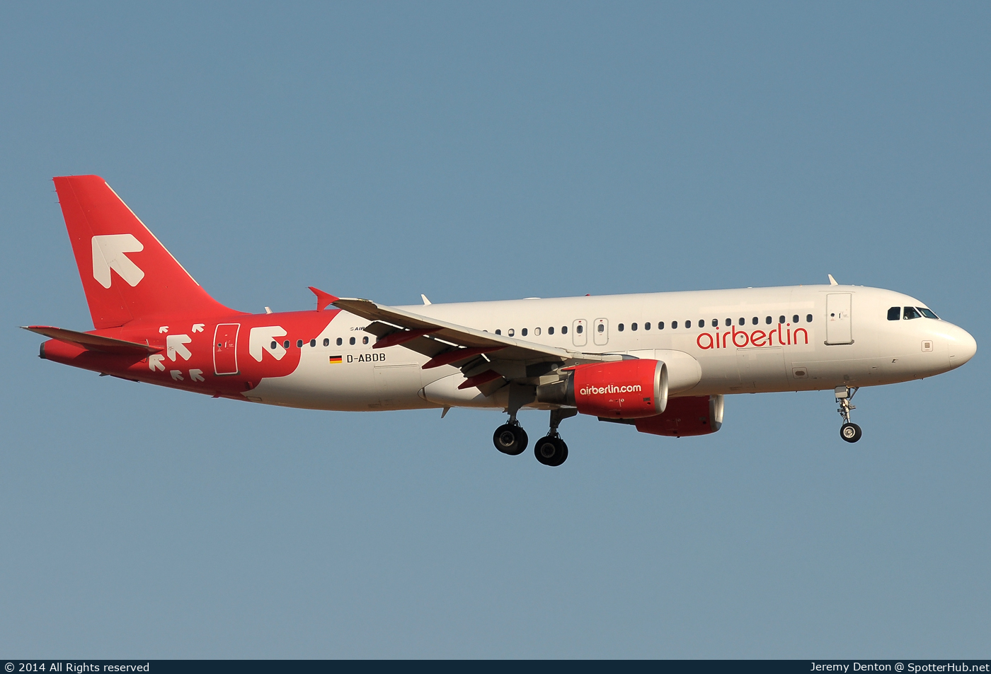 Photo of D-ABDB - Airbus A320-214 operated by Air Berlin