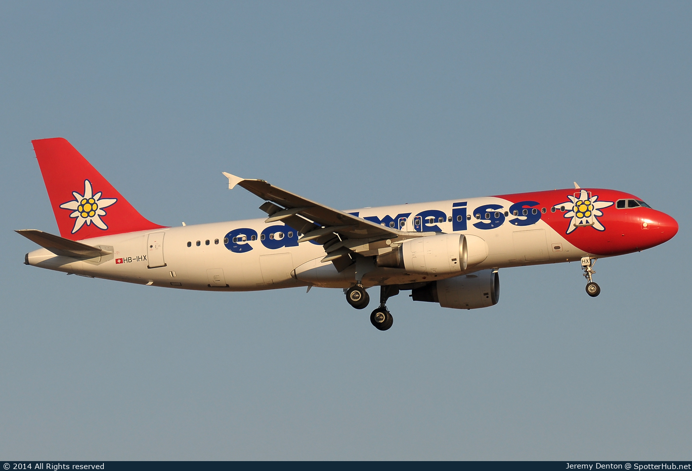 Photo of HB-IHX - Airbus A320-214 operated by Edelweiss Air