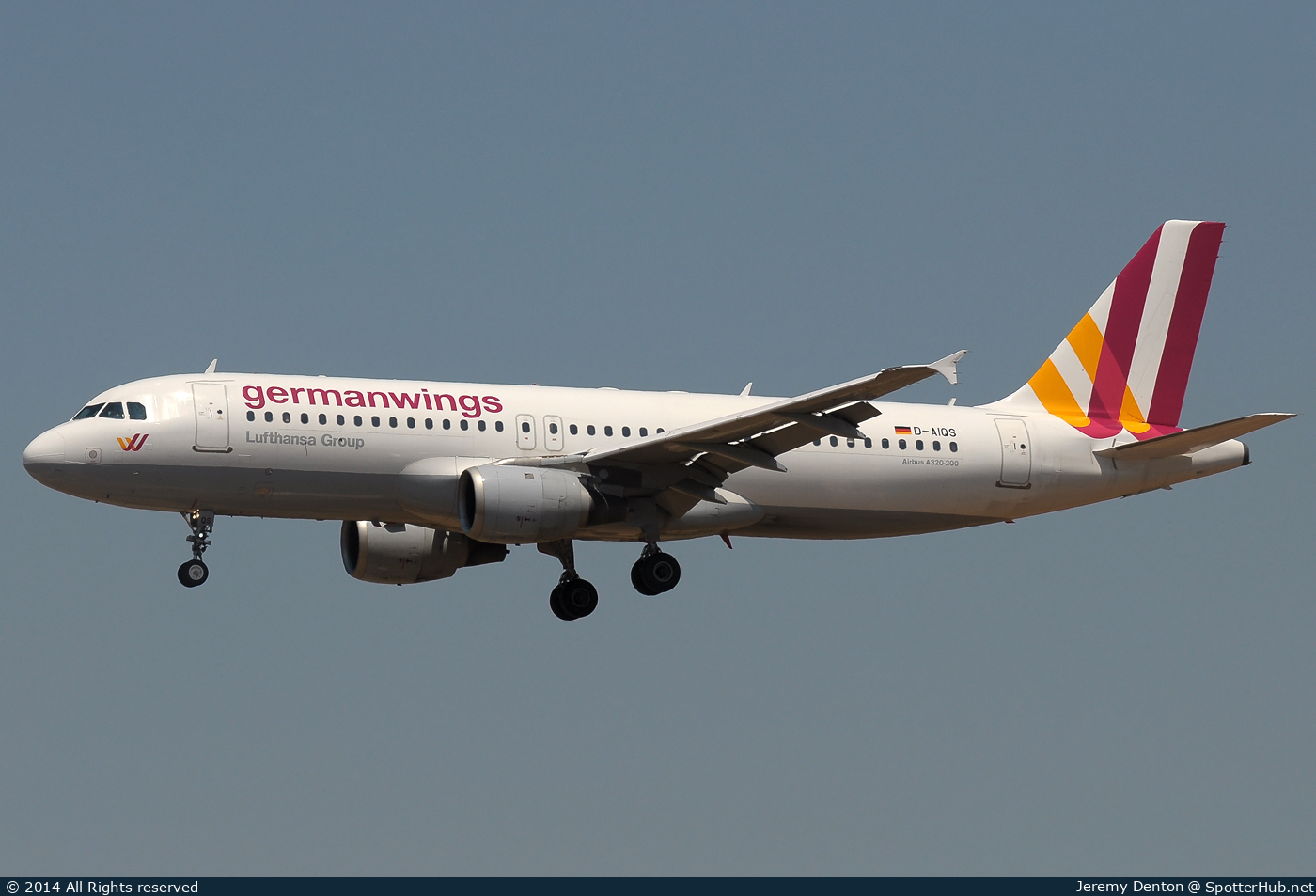 Photo of D-AIQS - Airbus A320-211 operated by Germanwings