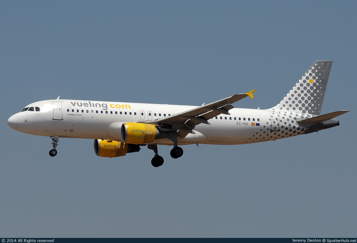Photo of EC-HQI - Airbus A320-214 operated by Vueling