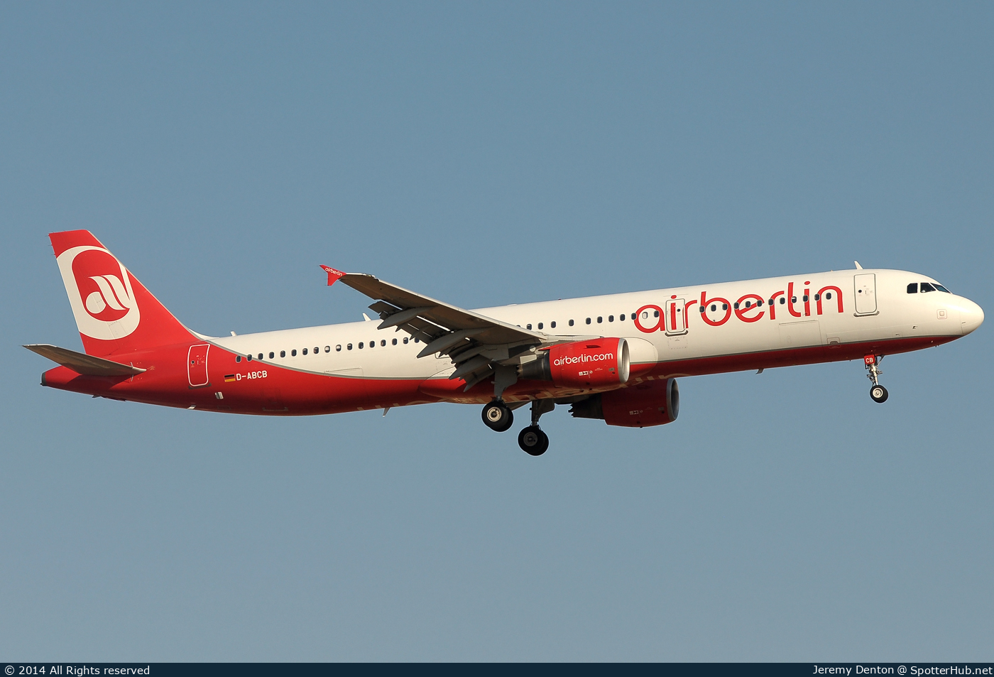 Photo of D-ABCB - Airbus A321-211 operated by Air Berlin