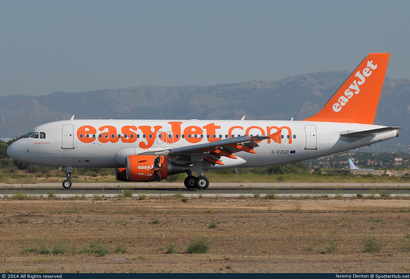Photo of G-EZGD - Airbus A319-111 operated by easyJet