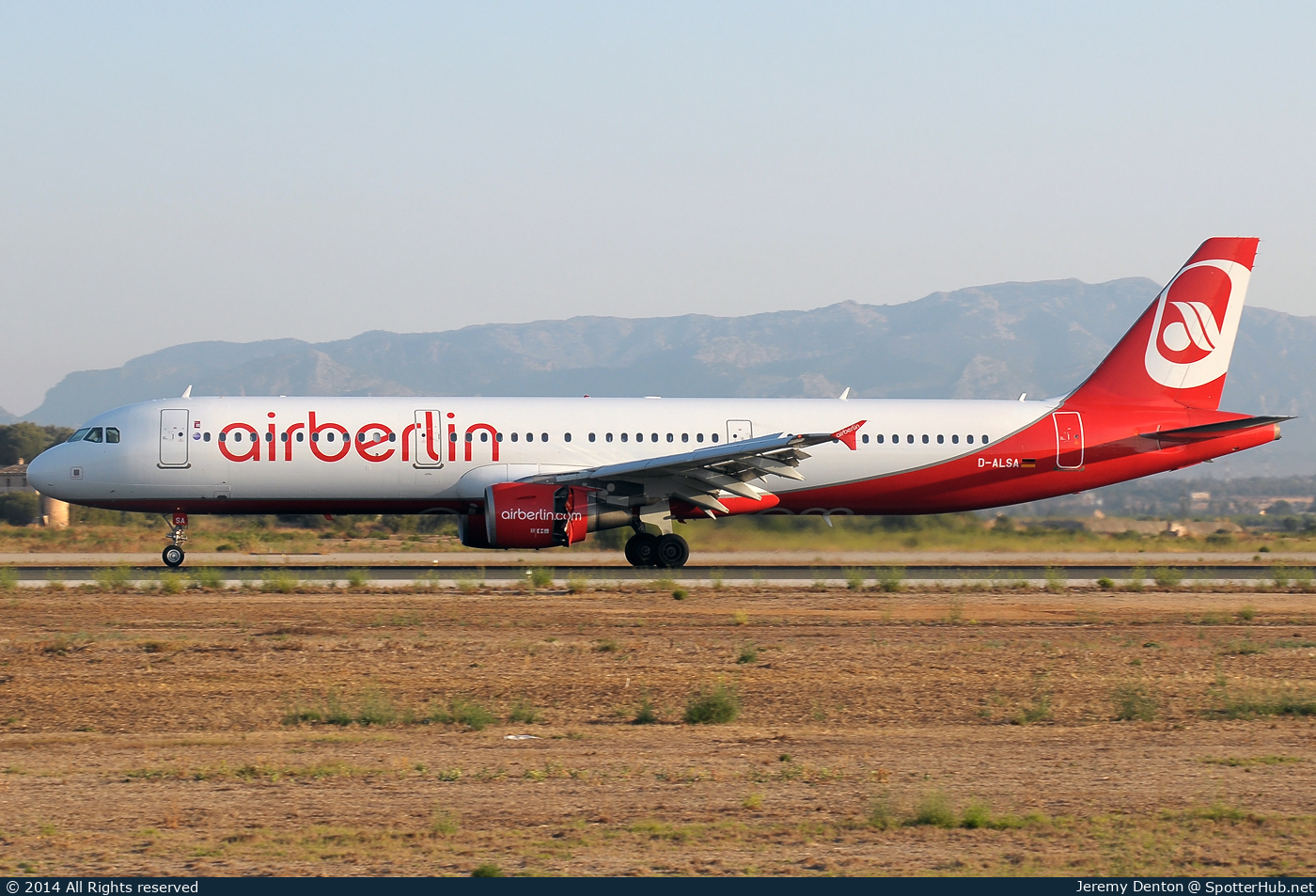 Photo of D-ALSA - Airbus A321-211 operated by Air Berlin