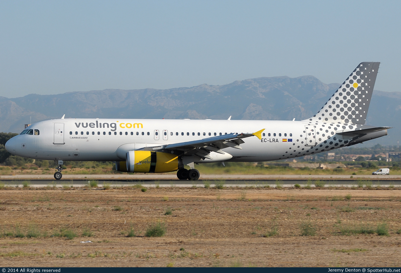 Photo of EC-LRA - Airbus A320-232 operated by Vueling