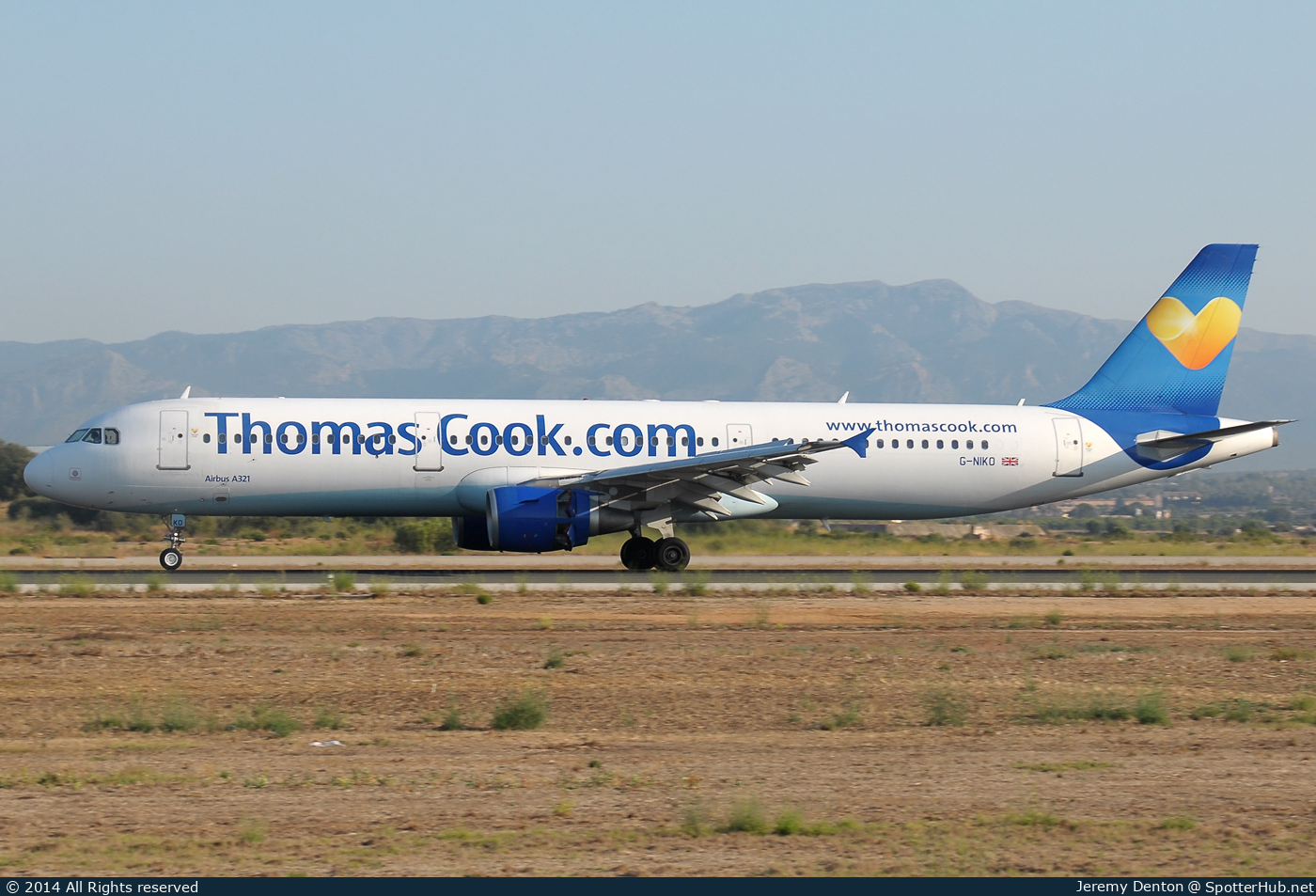 Photo of G-NIKO - Airbus A321-211 operated by Thomas Cook Airlines
