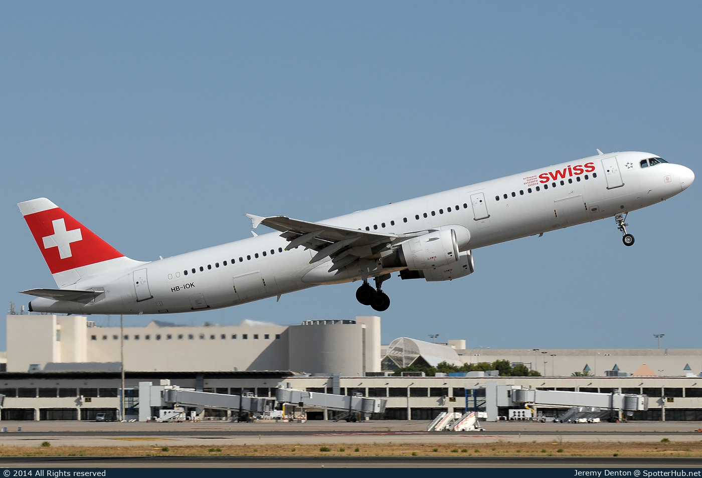 Photo of HB-IOK - Airbus A321-111 operated by Swiss International Air Lines