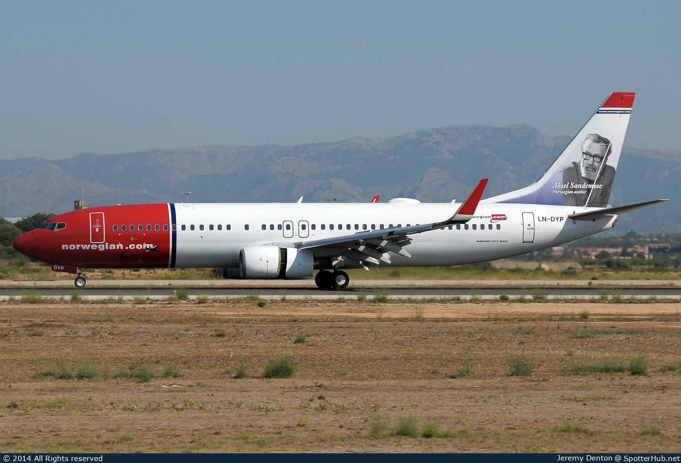 Photo of LN-DYP - Boeing 737-8JP operated by Norwegian Air Shuttle
