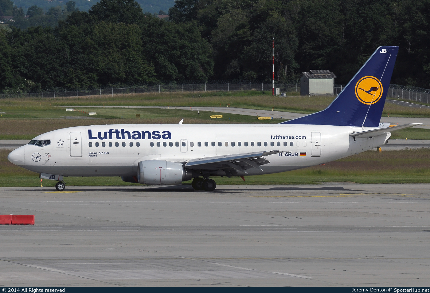 Photo of D-ABJB - Boeing 737-530 operated by Lufthansa