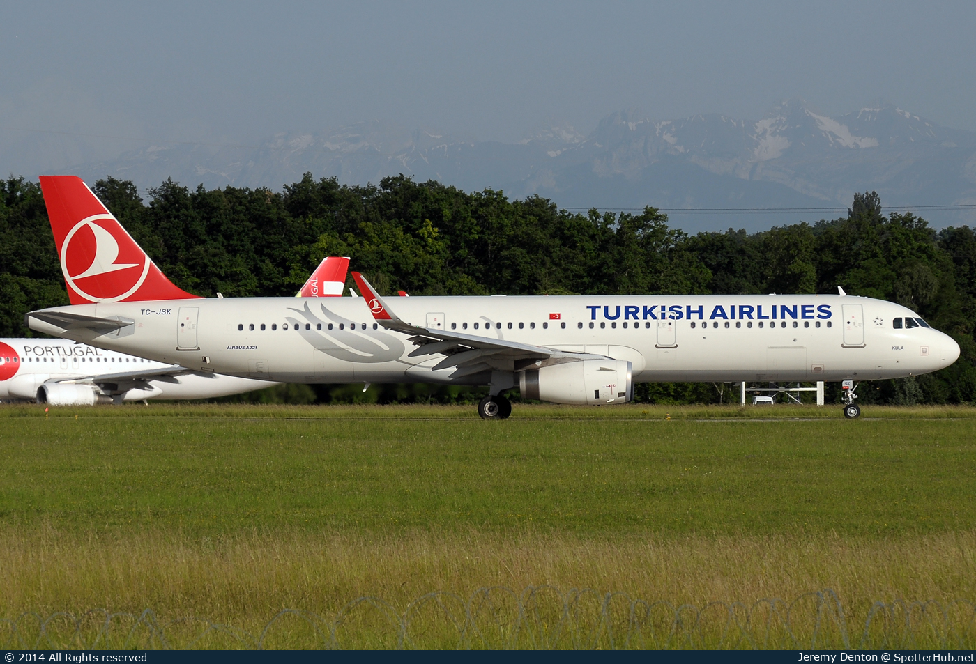 Photo of TC-JSK - Airbus A321-231 operated by Turkish Airlines