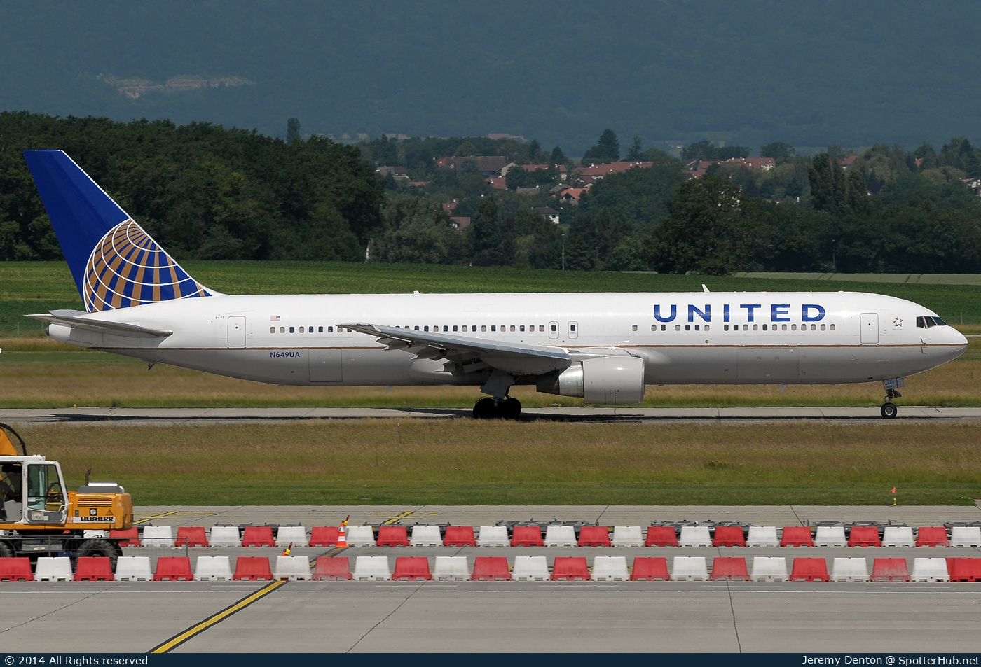Photo of N649UA - Boeing 767-322(ER) operated by United Airlines