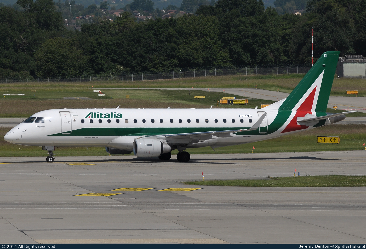 Photo of EI-RDI - Embraer ERJ-175STD operated by Alitalia CityLiner