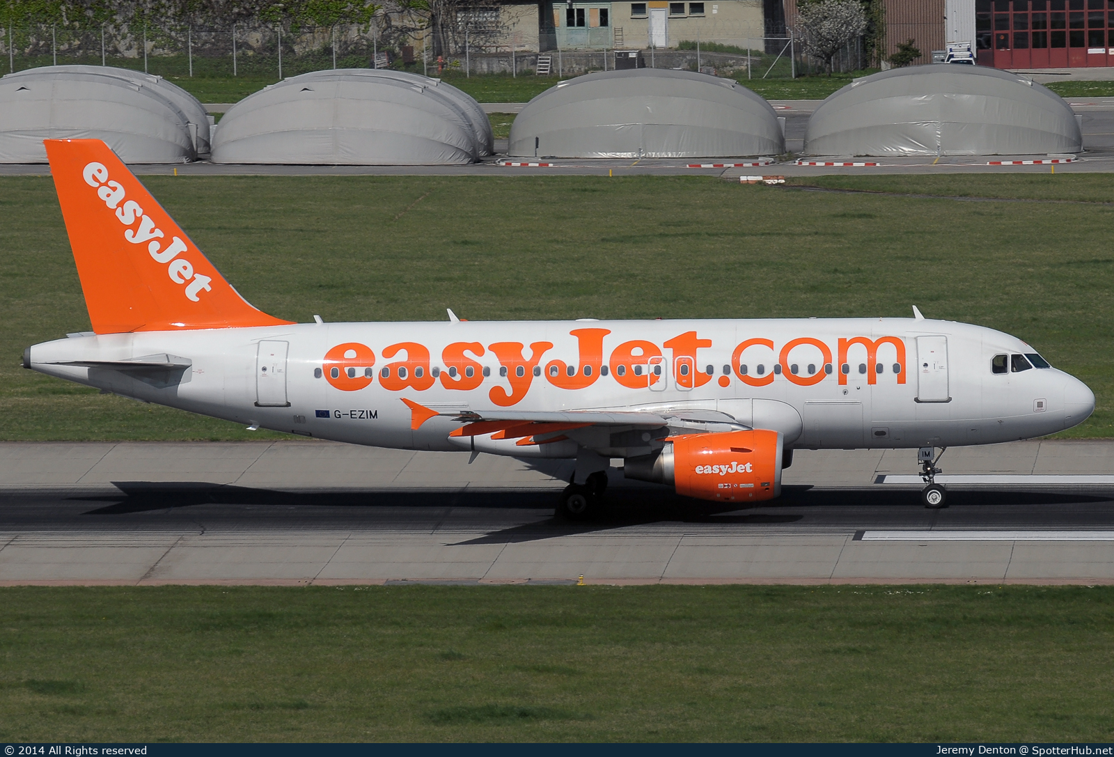 Photo of G-EZIM - Airbus A319-111 operated by easyJet