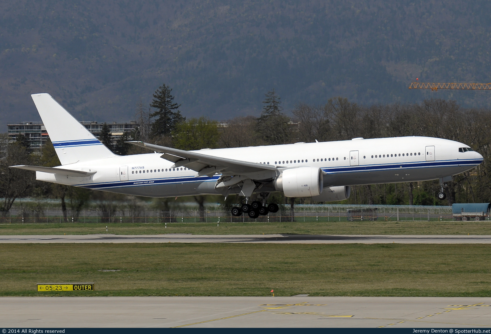 Photo of N777AS - Boeing 777-24Q(ER) operated by Mid East Jet
