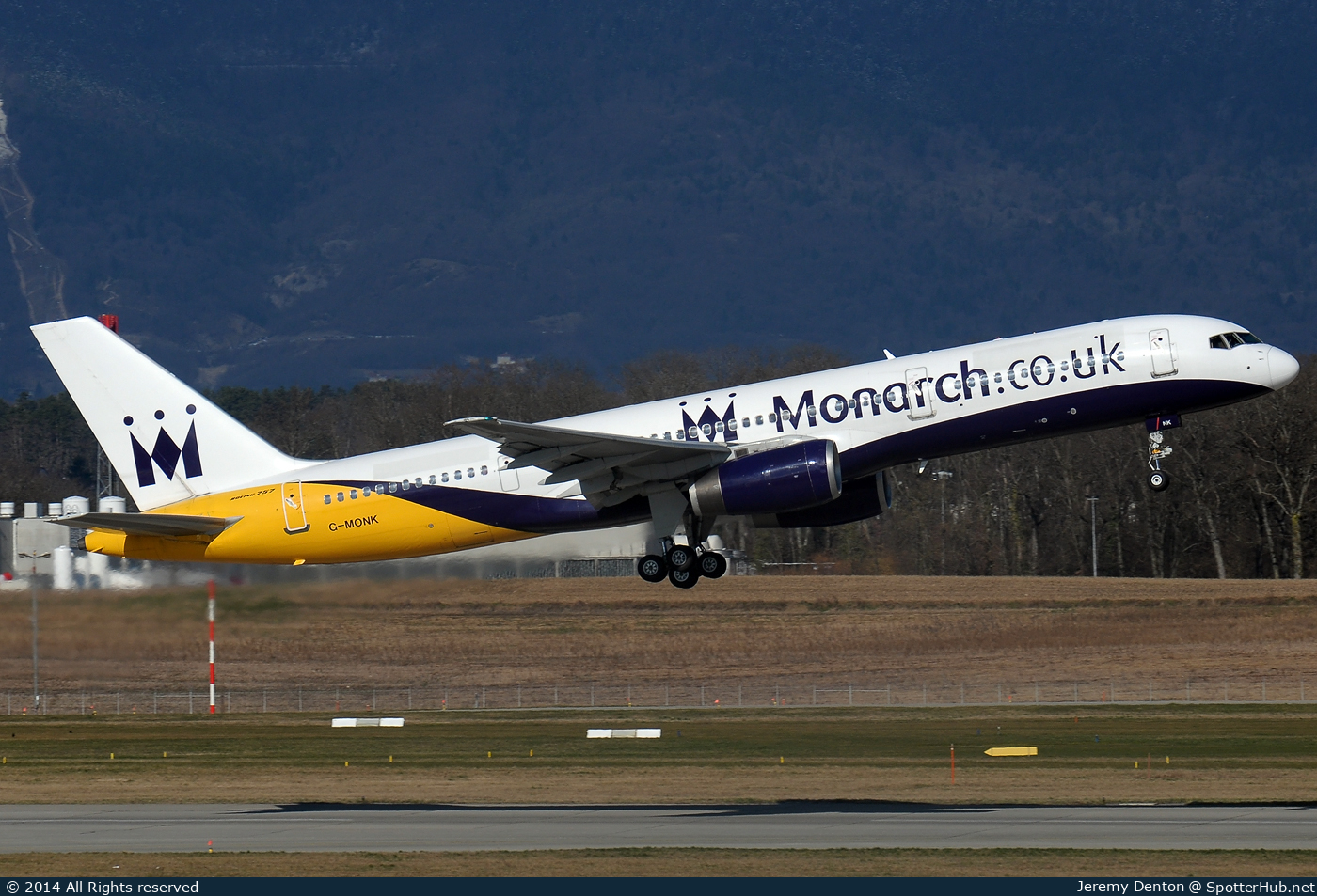 Photo of G-MONK - Boeing 757-2T7 operated by Monarch Airlines