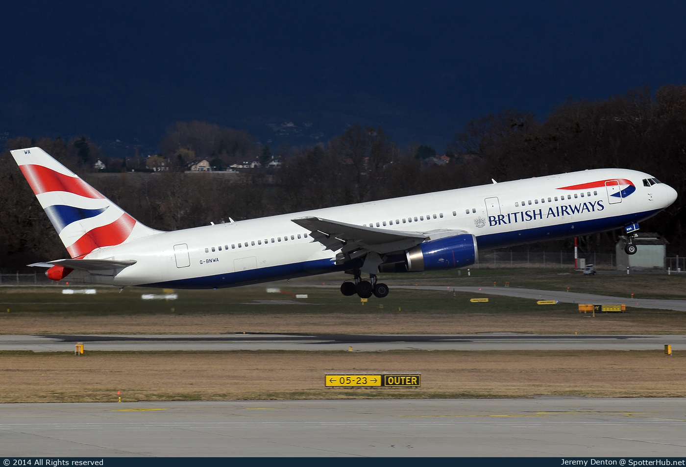 Photo of G-BNWA - Boeing 767-336(ER) operated by British Airways