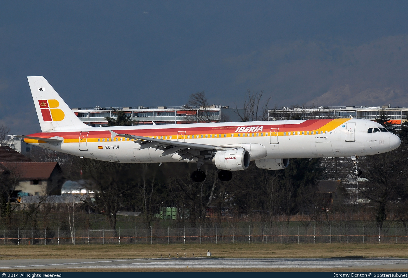 Photo of EC-HUI - Airbus A321-212 operated by Iberia