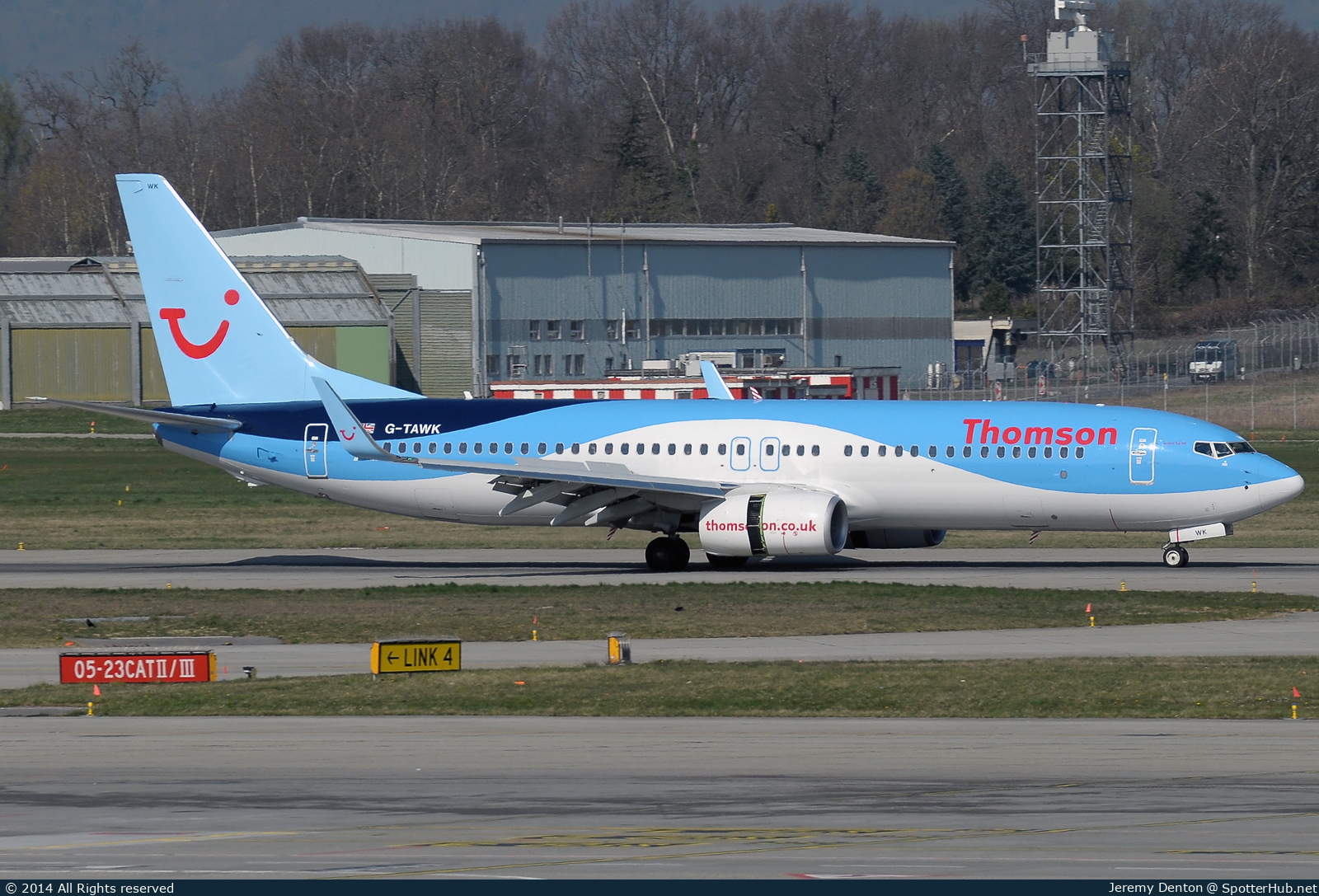 Photo of G-TAWK - Boeing 737-8K5 operated by Thomson Airways