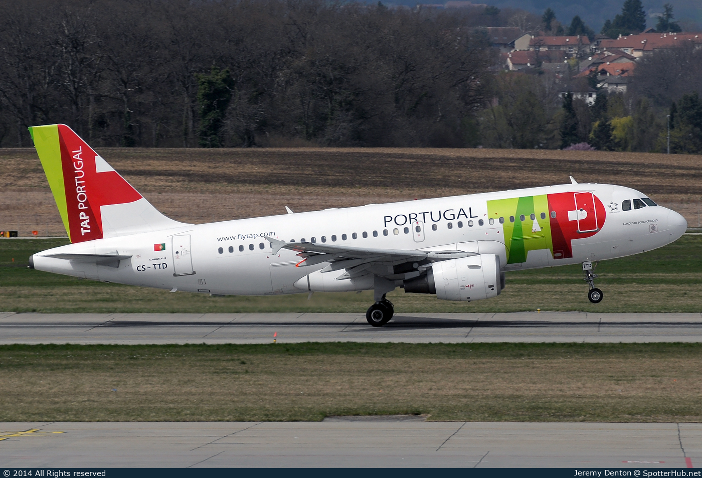 Photo of CS-TTD - Airbus A319-111 operated by TAP Air Portugal