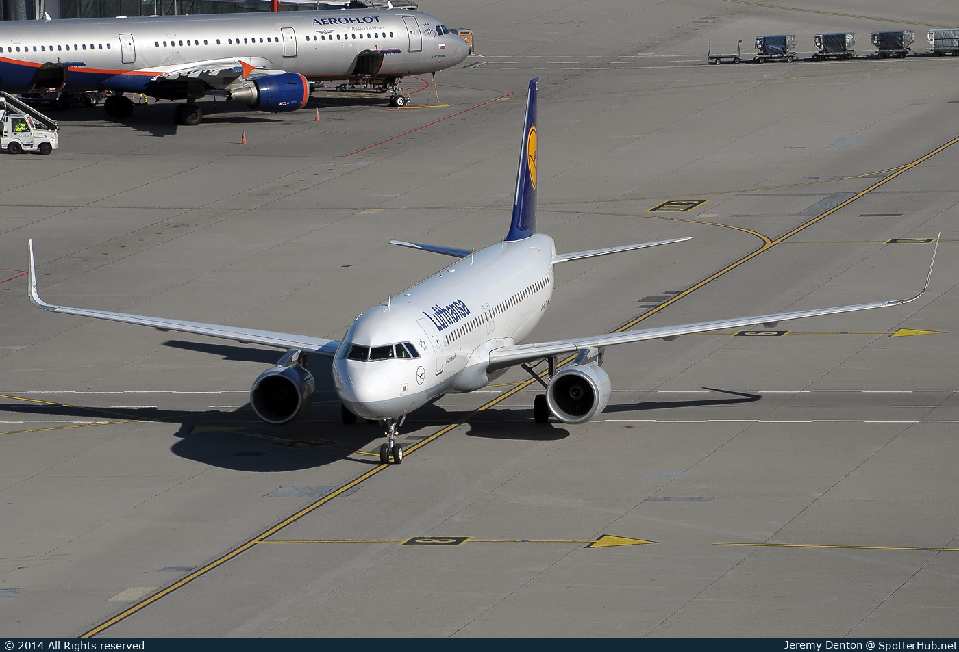 Photo of D-AIZZ - Airbus A320-214 operated by Lufthansa