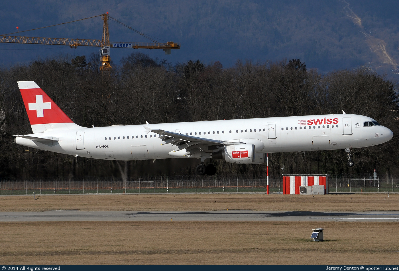 Photo of HB-IOL - Airbus A321-111 operated by Swiss International Air Lines