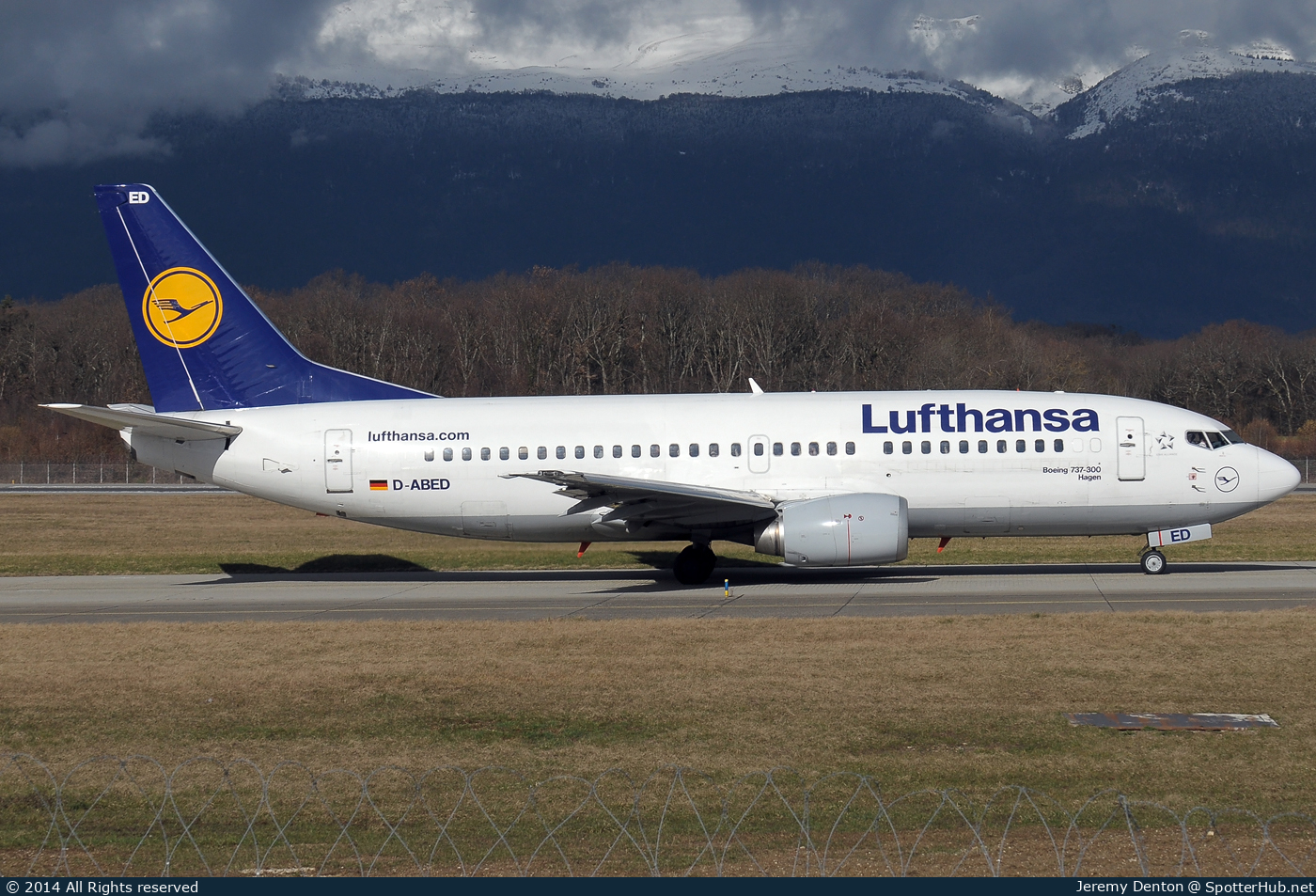 Photo of D-ABED - Boeing 737-330 operated by Lufthansa