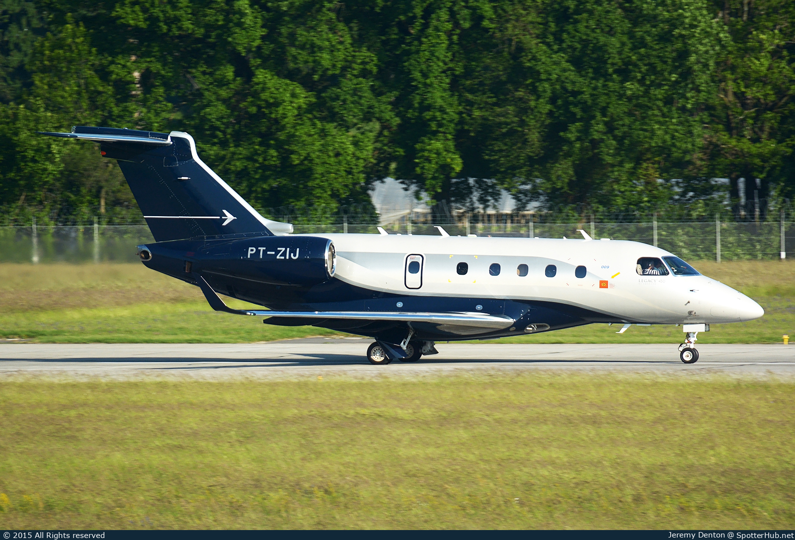 Photo of PT-ZIJ - Embraer Legacy 450 operated by Embraer